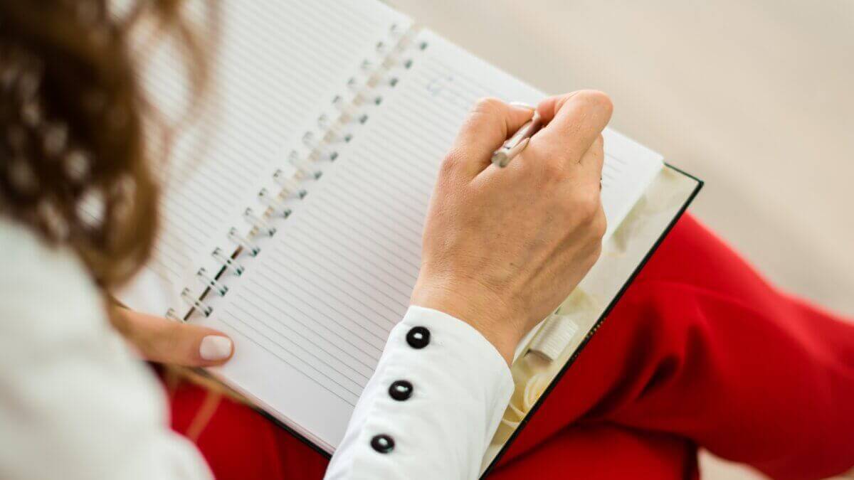 Book-Review-Alexia-1200x675